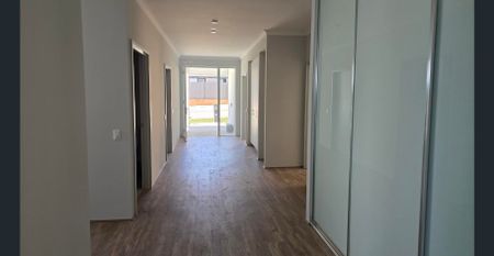 Stunning Family Home in Bullsbrook - Photo 3