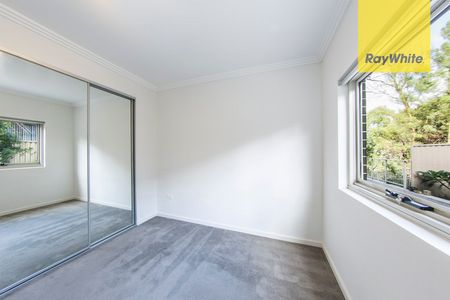 modern 2 bedroom apartment overlooking parramatta river - Photo 2