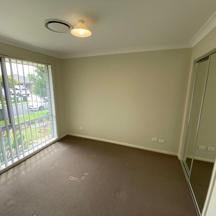 EASY LIVING! - Photo 1