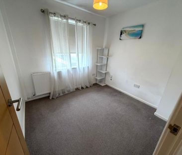 2 bedroom semi-detached bungalow to rent - Photo 3