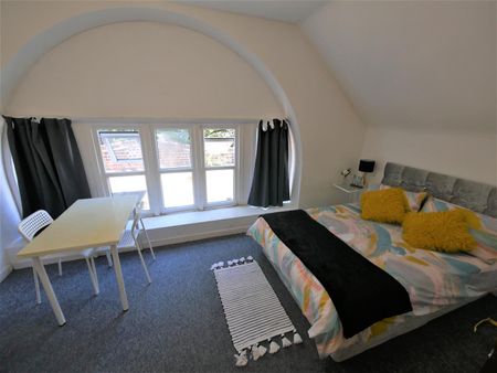 The Mount, Bournemouth, BH1 - Photo 3