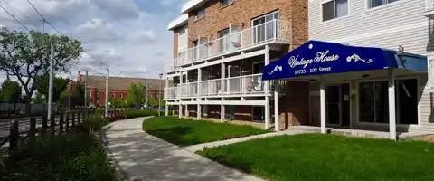 Large TWO-level 2 Bedroom apartment w/ balcony - Downtown, Central McDougall | 10735 105 Street, Edmonton - Photo 1