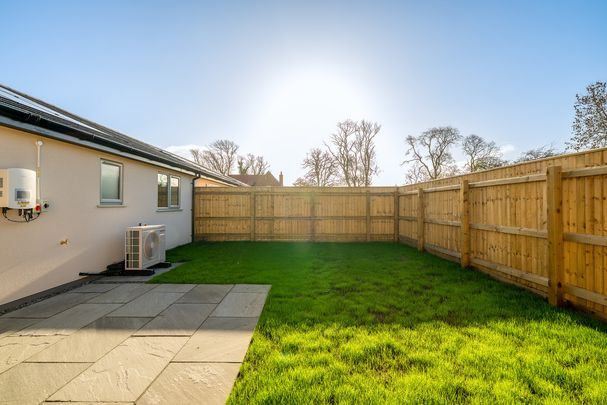 2 bedroom Mid Terraced Bungalow to let - Photo 1