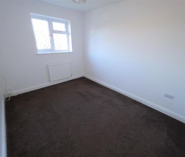 3 bedroom detached house to rent - Photo 2