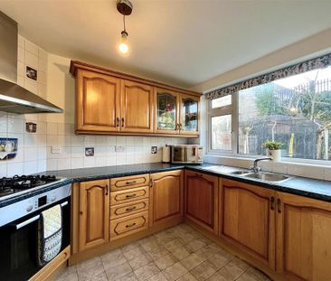 3 bedroom detached house to rent - Photo 4