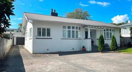 1920's Beauty! - Photo 2