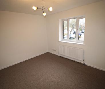 Ashmores Close, Redditch - Photo 1