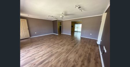 Large 4-5 bedroom home with a large shed POOL NOT INCLUDED - Photo 2