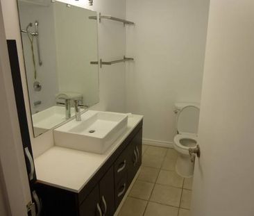 1 bedroom with parking and locker - Photo 4