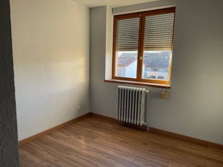 Location Appartement 3 pièces 75 m2 à Lavelanet - Photo 2