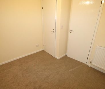 4 bedroom semi-detached house to rent - Photo 5
