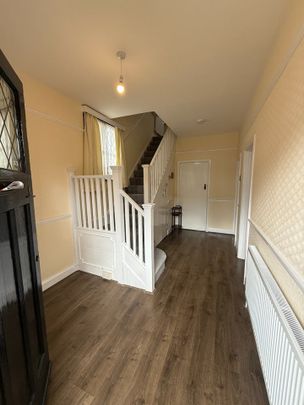 4 Bed Semi-Detached House, St. Johns Road, IG2 - Photo 1