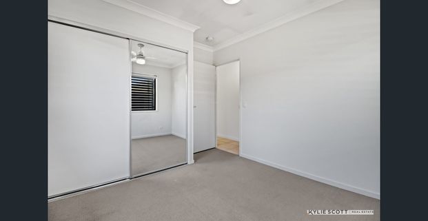 SUN DRENCHED VILLA, COURTYARD, POOL AND GYM - Photo 1