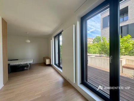 Pronájem luxusního 1+kk se zahradou o velikosti 50 m - Photo 4
