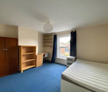 3 bedroom terraced house to rent - Photo 4