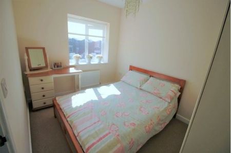 3 Bed Semi-Detached House, Keble Road, L20 - Photo 2