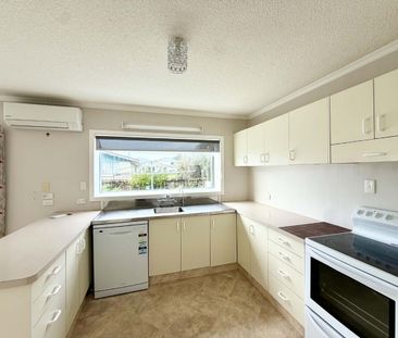 Comfortable Two-Bedroom Home - Photo 6