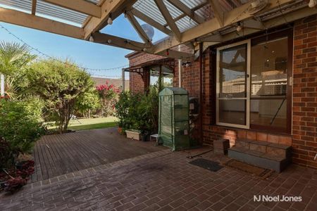 3 Hannora Crescent, CROYDON - Photo 3
