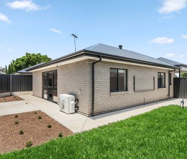 Brand New 3 Bedroom Beauty! - Photo 6