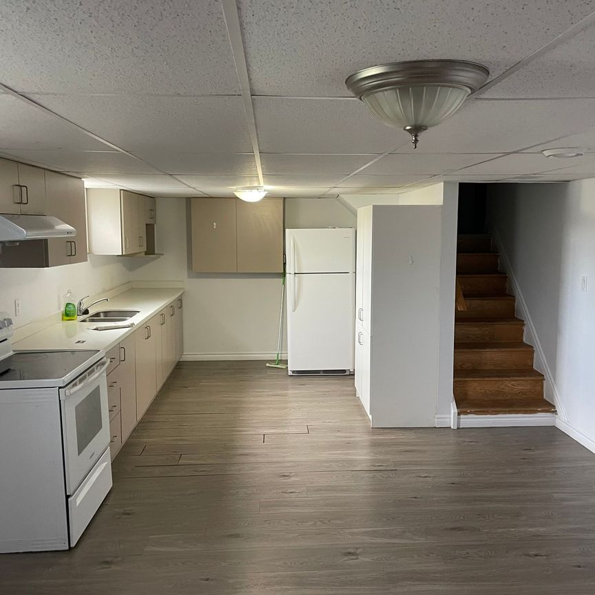 For Lease - 144 Wellington Street, Welland, Ontario - Photo 1