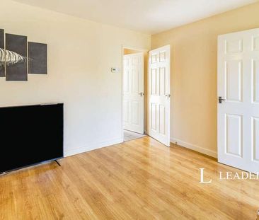 The Links, Kempston, MK42 - Photo 4