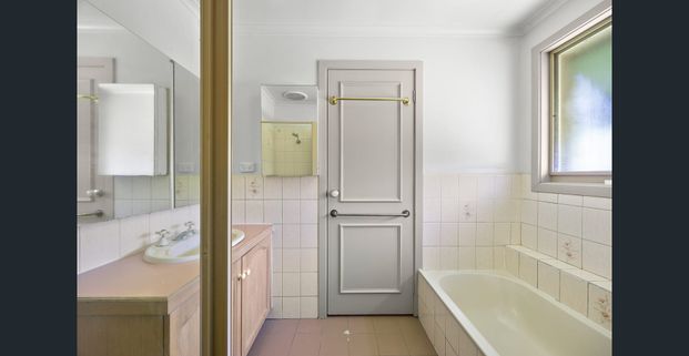 Spacious Single-Level Living with Generous Garden - Photo 1