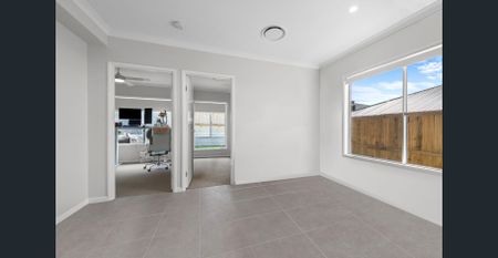 Luxury Near New Home, with Ducted Air-Con - Photo 5