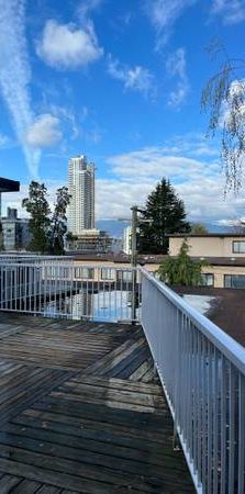 2 bedroom penthouse with big deck - Photo 1