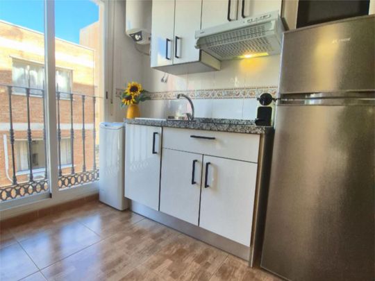 Estudio de alquiler en Calle Ventura Rodríguez, 11, La Trinidad - Photo 1