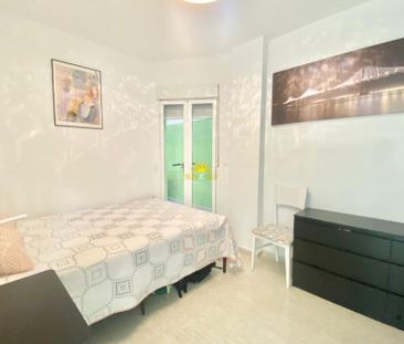 2 BEDROOM APARTMENT - TORREVIEJA - Foto 2