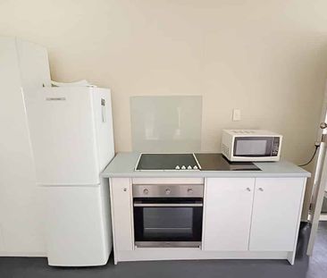 LEVIN - ONE BEDROOM - Photo 4