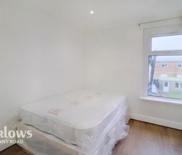 4 bedroom terraced house to rent - Photo 2