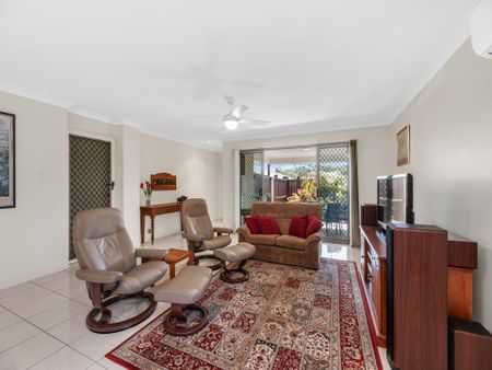 Comfortable and Convenient 4-Bedroom Family Home - Photo 5