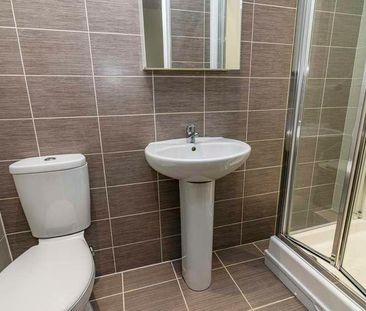 Bed Ensuite Flat, LN1 - Photo 1