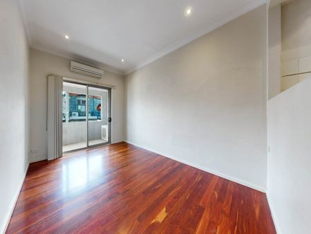 1/586 Sydney Road, Brunswick VIC 3056 - Photo 3