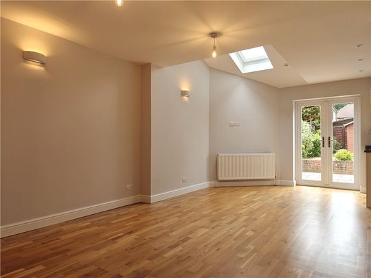 Rydes Hill Road, Guildford, Surrey, GU2 9SP - Photo 1