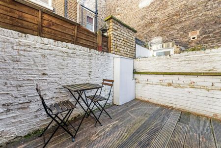 Fairholme Road, W14, London - Photo 3