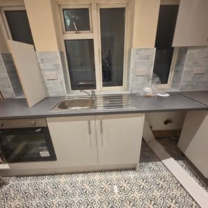 3 bedroom flat to rent - Photo 2