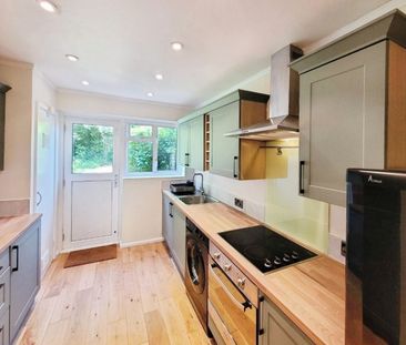 3 bedroom House To Let Total Size: 1012 SQ FT - Photo 3