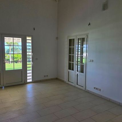 Location Maison 5 pièces 171m² - Photo 1