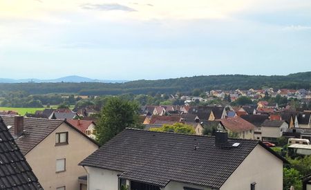 Schöne 2 Zi. Dachgeschosswohnung mit Fernblick in Pohlheim! - Foto 2