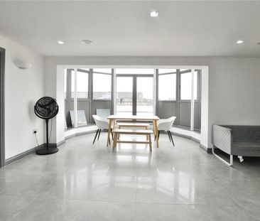 3 bedroom apartment to rent - Photo 3