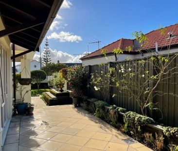 East Tamaki Heights - Photo 2