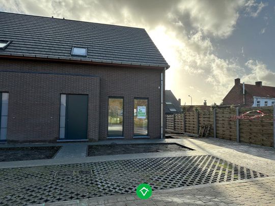 Moderne en lichtrijke nieuwbouwwoning met drie slaapkamers te Handzame (Kortemark) - Foto 1