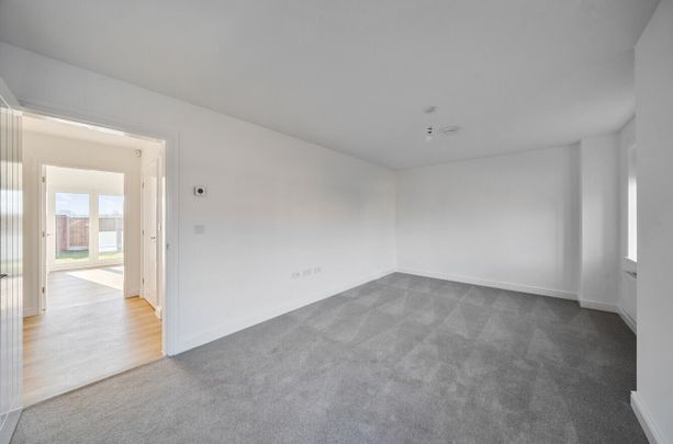 Old Manor End, Upton - Photo 1