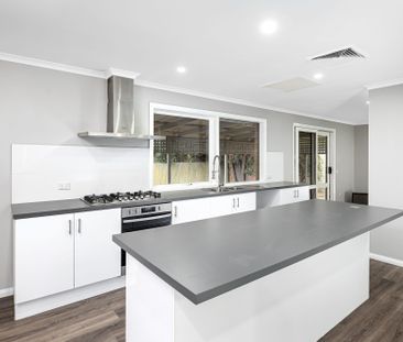 46 Cox Avenue Forest Hill NSW - Photo 6