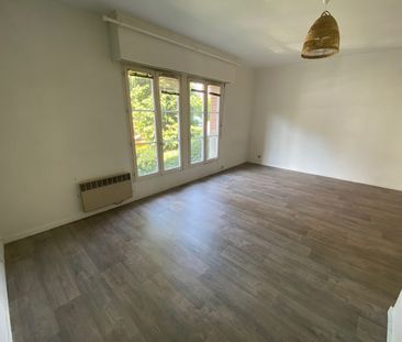 À LOUER – Studio de 35 m², Rue Michel Servet – PORT DE LILLE réf 77... - Photo 1