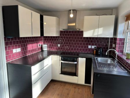 2 bedroom terraced house to rent - Photo 4