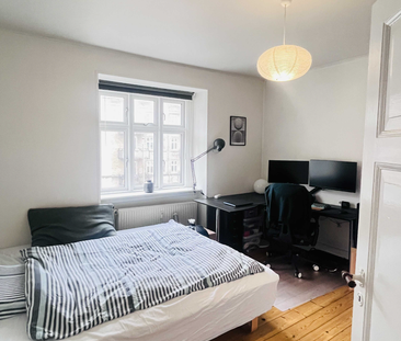 Lys og nyistandsat 2-værelses med fransk altan og tæt på Limfjorden - Photo 6