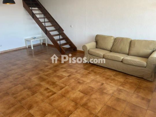 Dúplex en alquiler en Calle de Santa María Micaela - Photo 1